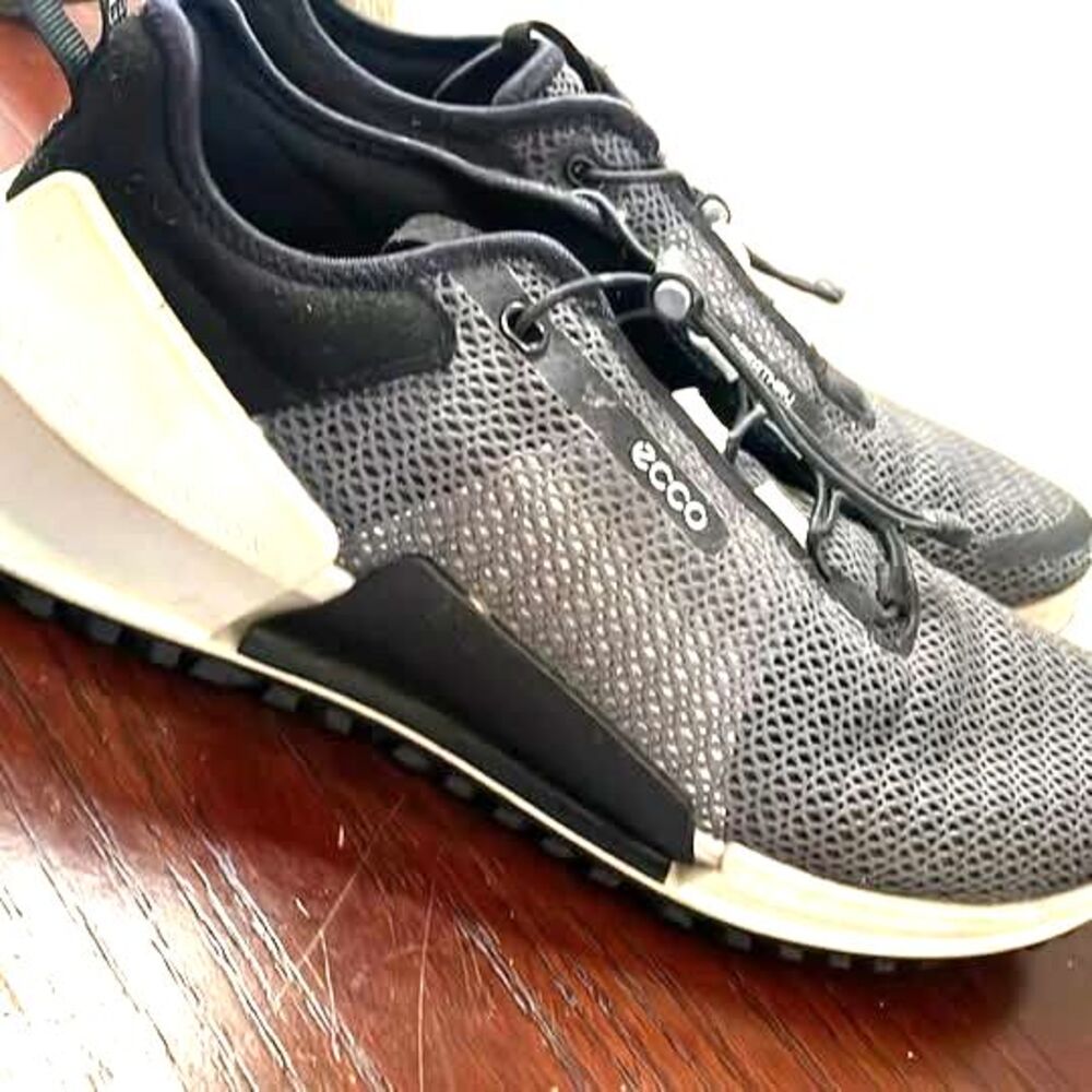 Ecco Biom 2.0 Trainer 2.0 Men’s Sz 9.5 Training Shoes Trail Running